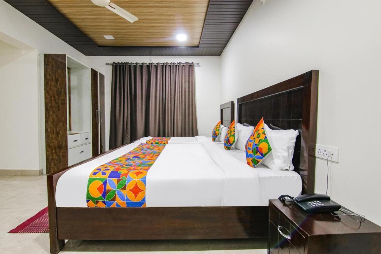 Lake View Bhimtal Hotel Exterior photo